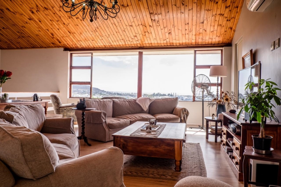4 Bedroom Property for Sale in Britannica Heights Western Cape